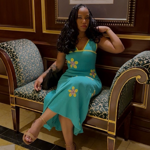 Meet your Posher, Melanie - Picture 1 of 2